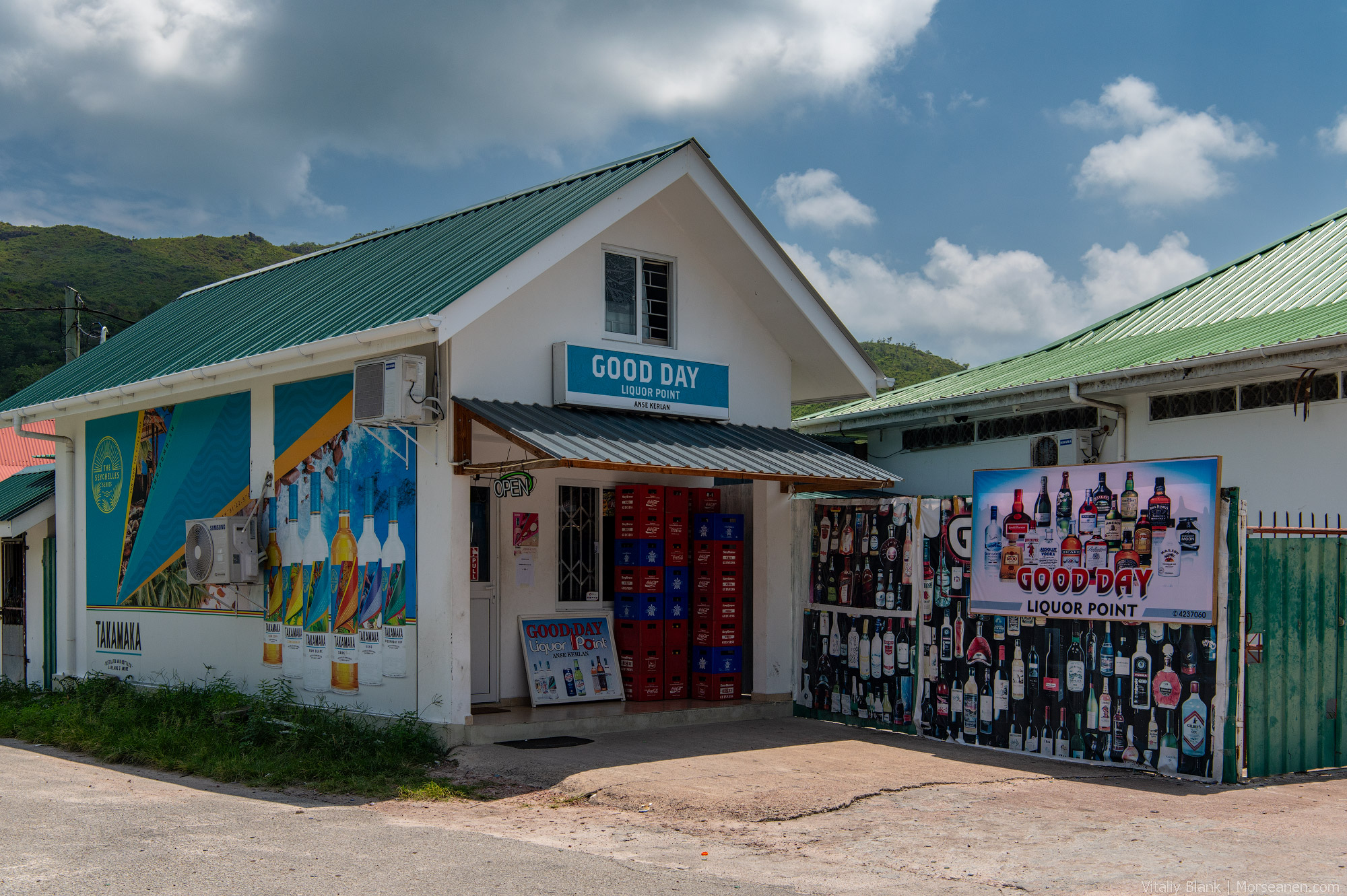 Praslin-Stores-(2)