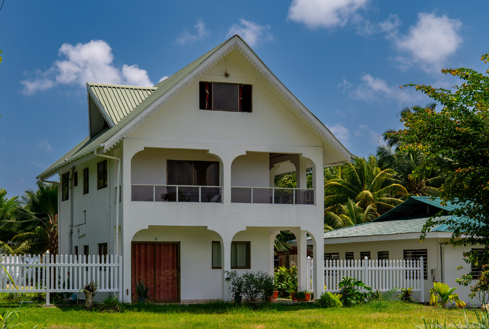 Praslin-Local-Houses-(4)