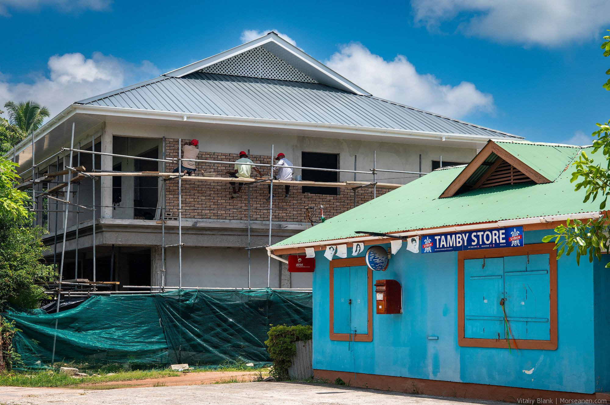 Praslin-Houses-(2)